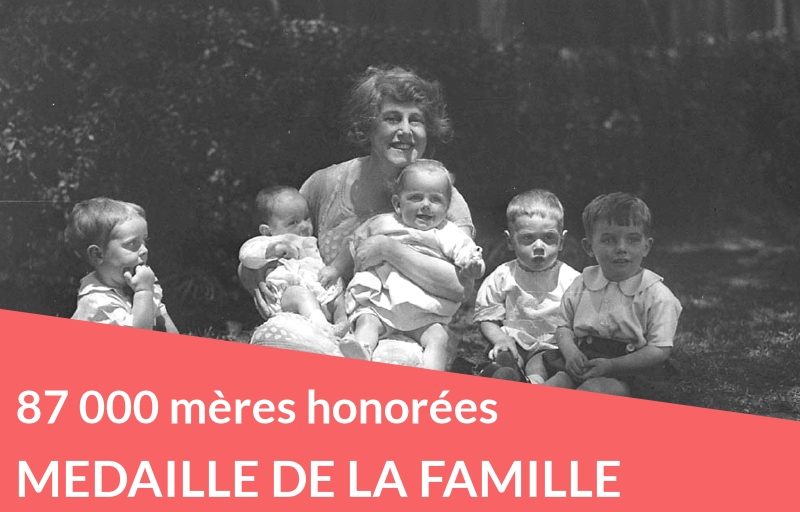 87 000 mères honorées par la médaille de la Famille Française 87 000 mères honorées par la médaille de la Famille Française